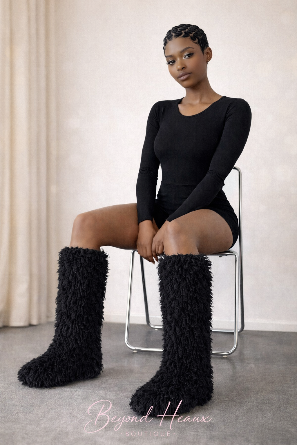 Main Character Shaggy Boots – Black